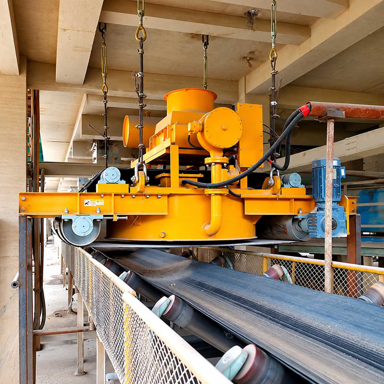 Self-Cleaning Cross Belt Electromagnetic Separator 3