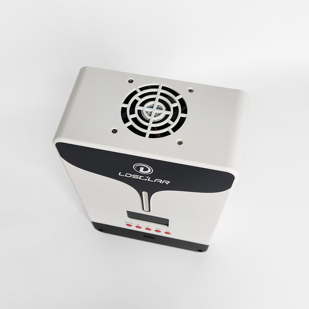 2024 new Off-grid solar system fan cooling mppt solar charge controller 4