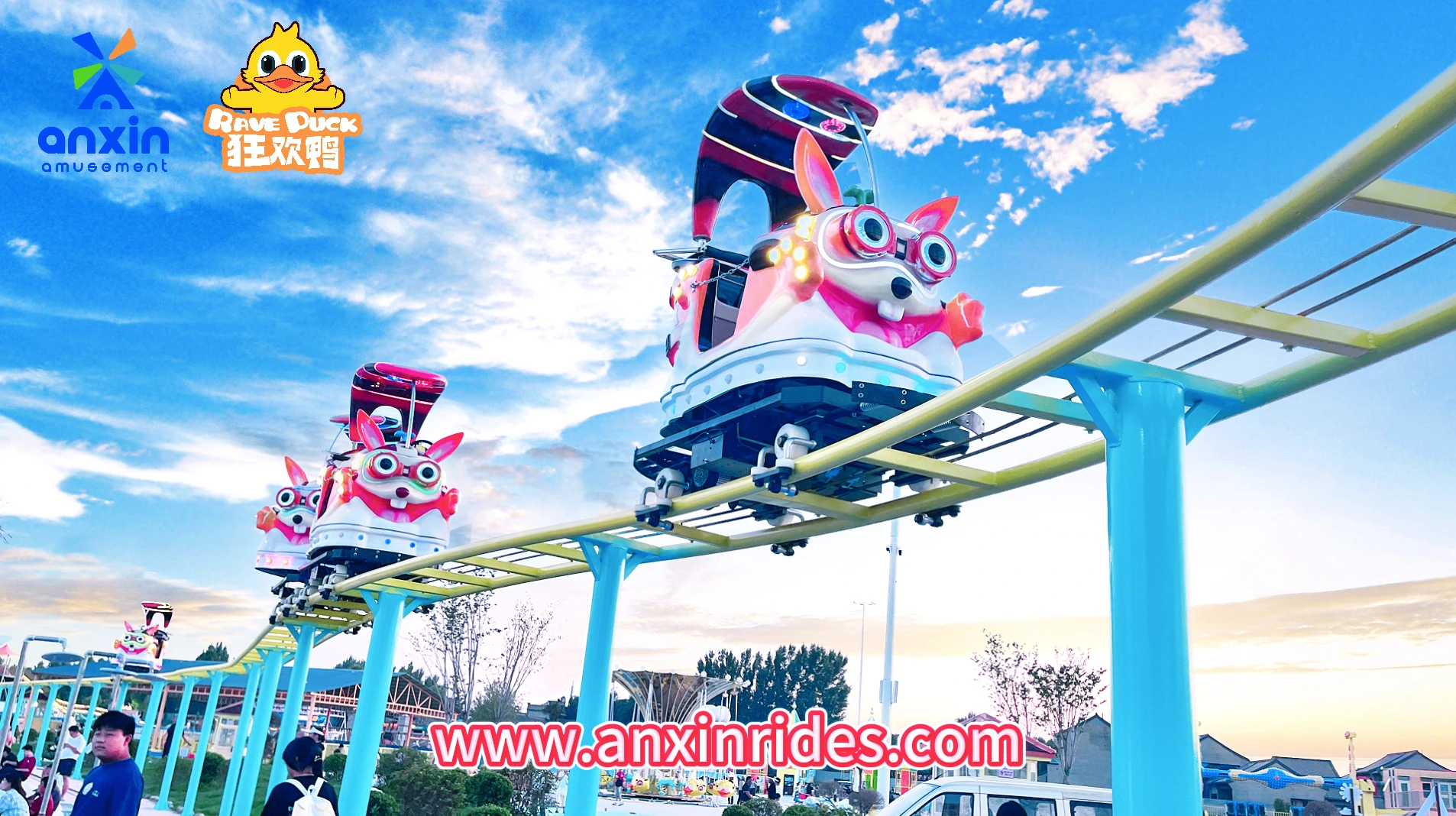 Family Skyview Attraction Space Walk Ride 1