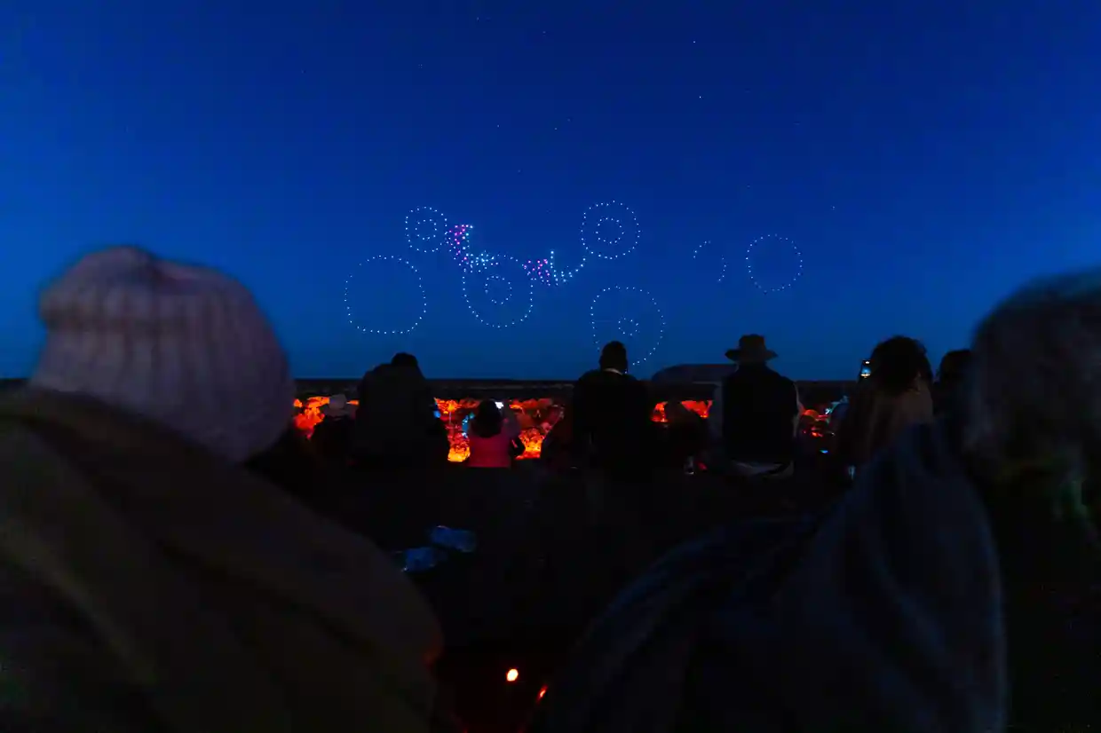 Drones of the desert : an ancient Aboriginal story comes to life at Uluru inselberg, Australia 3
