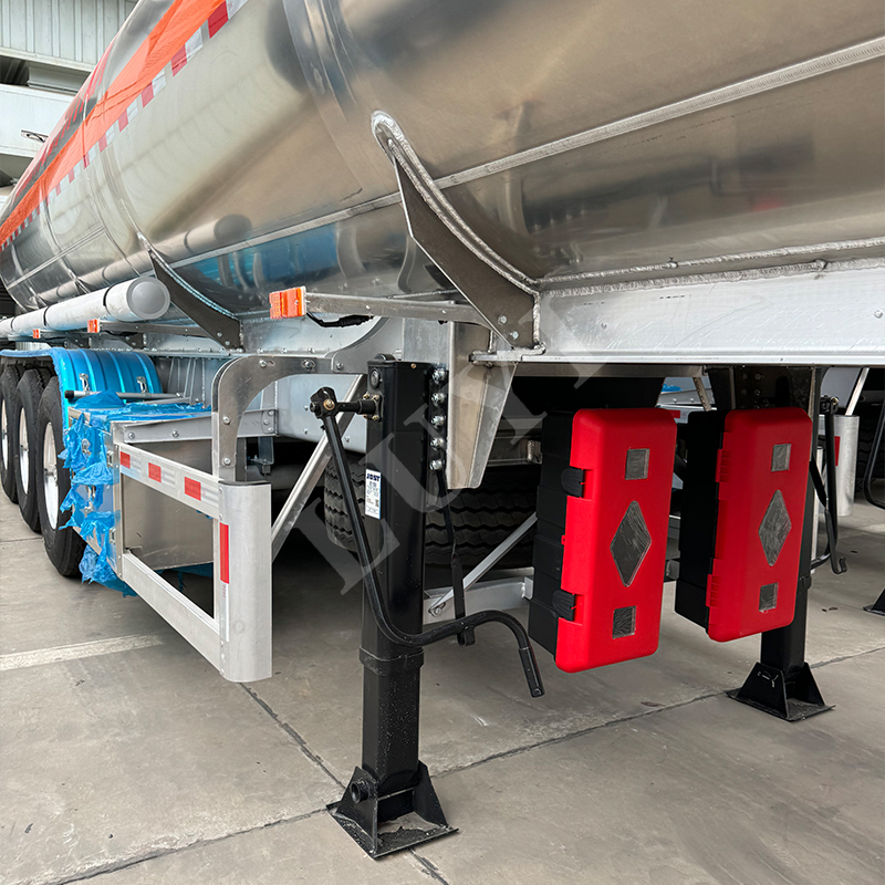 3 axle 45000L Aluminium Alloy fuel tank semi trailer 3