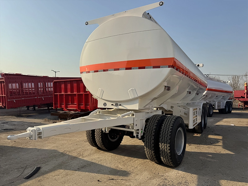 FeiChi 2.6KL Fuel Tank Trailer with Tow Bar -Carbon Steel Material 1