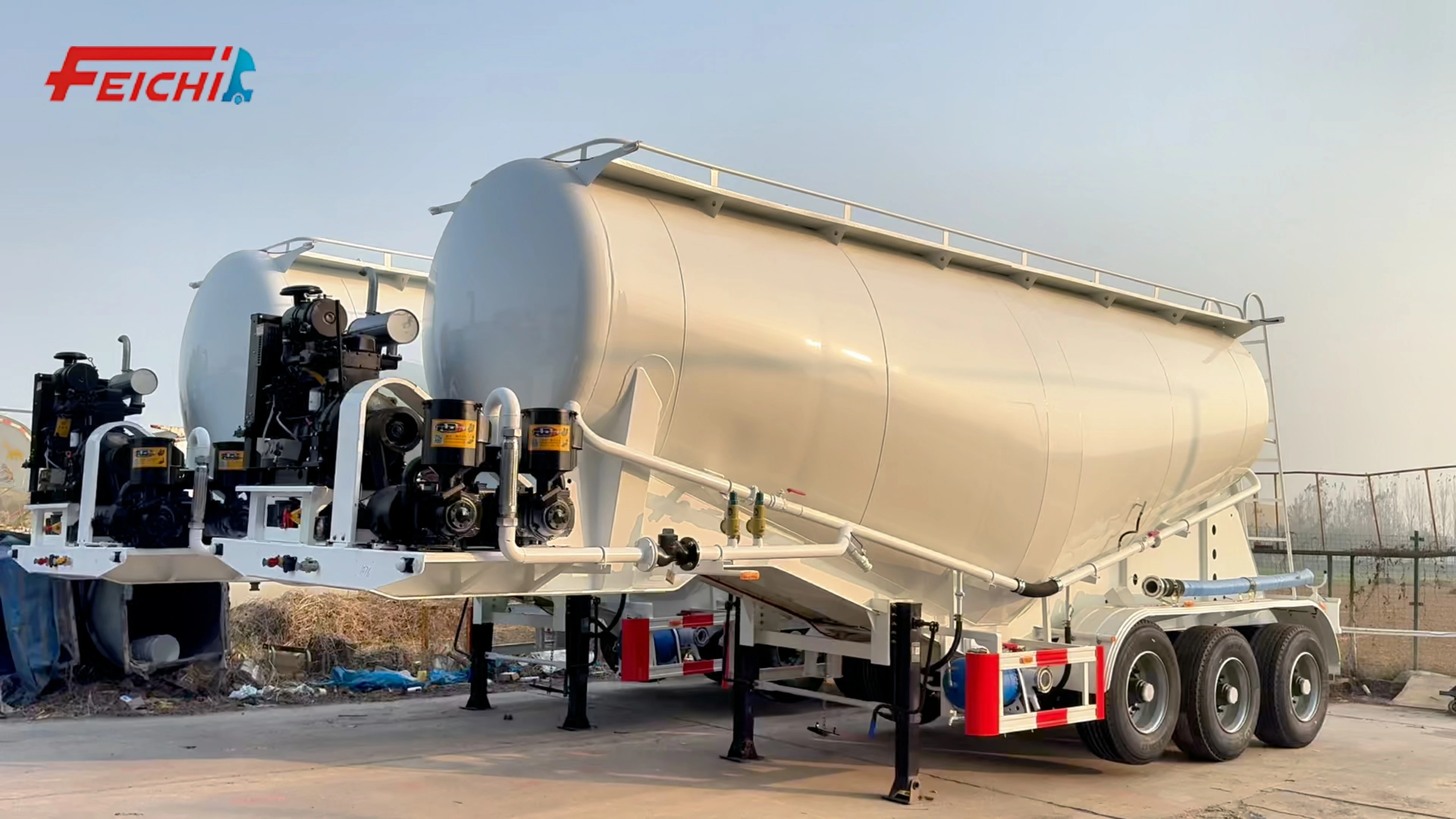 Semi-remorque citerne à ciment de 30 m³, en acier de haute qualité, à 3 essieux, pour le transport de ciment sec et de produits en poudre. 1