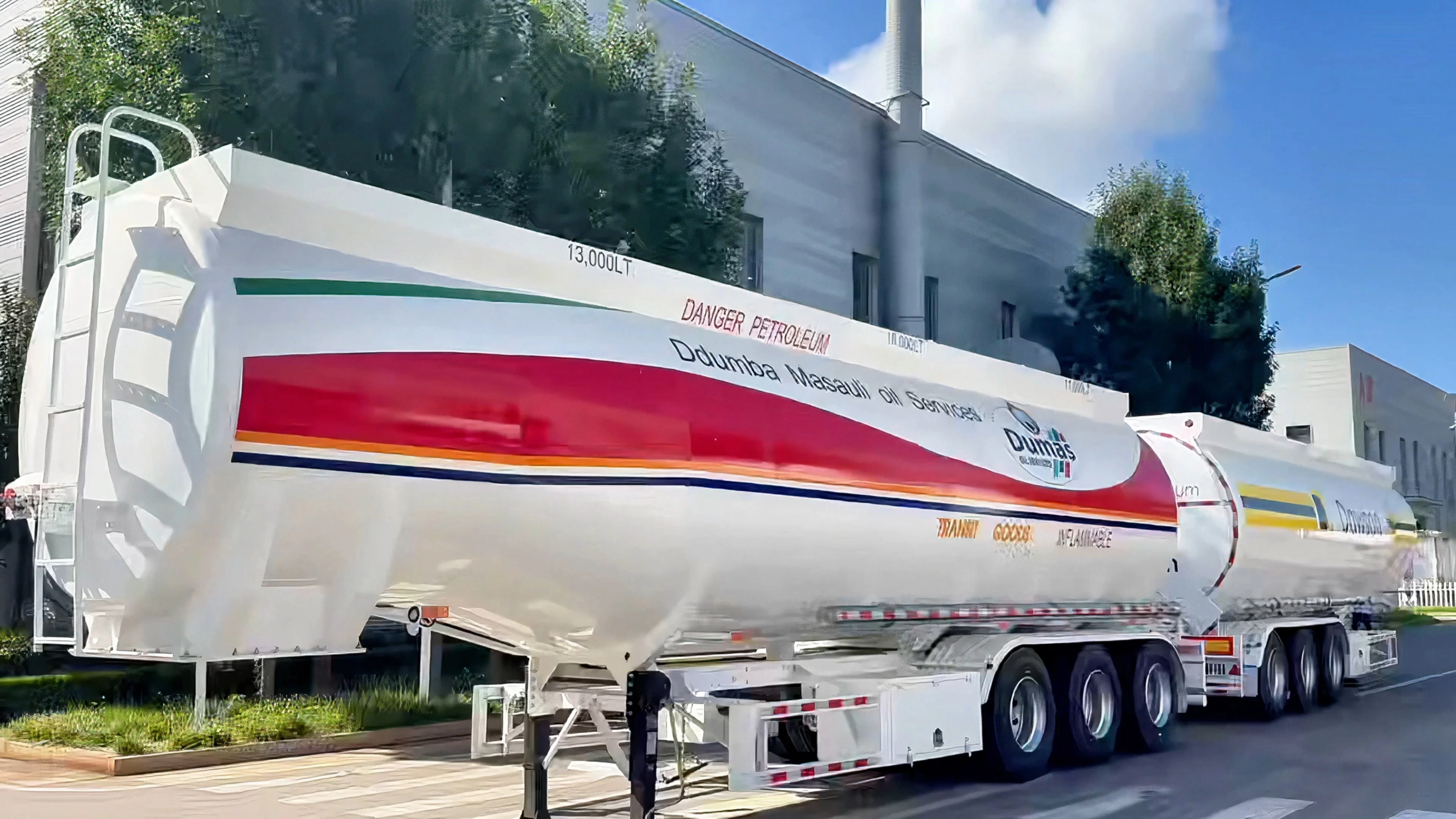 Oil Tank Semi Trailer 43000 Liters 3 Axle 3 Bins Transport Gasoline Diesel Tanker Truck Trailer 1