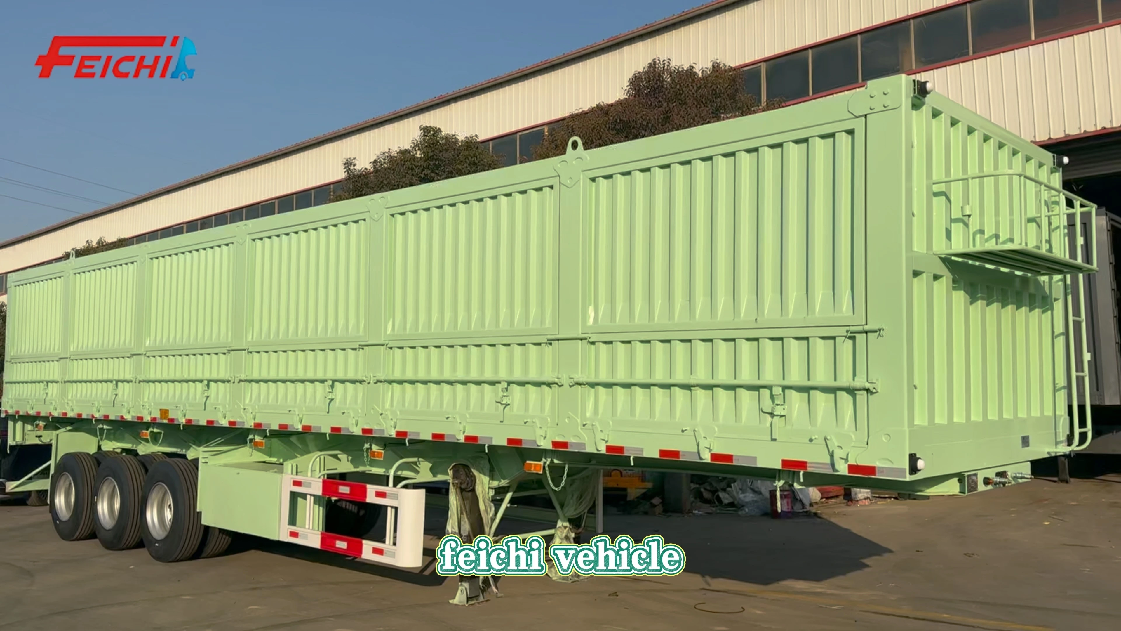 Side Tipper Semi Trailer Green 4-Axle 80 Ton High-Visibility Bulk Cargo Hydraulic Self-dumping Trailer 1