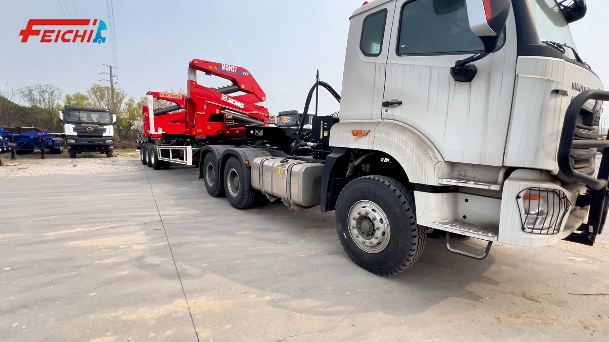 رافعة جانبية ثلاثية المحاور مع خدمة مخصصة لنقل الحاويات في الموانئ، رافعة جانبية هيدروليكية 1