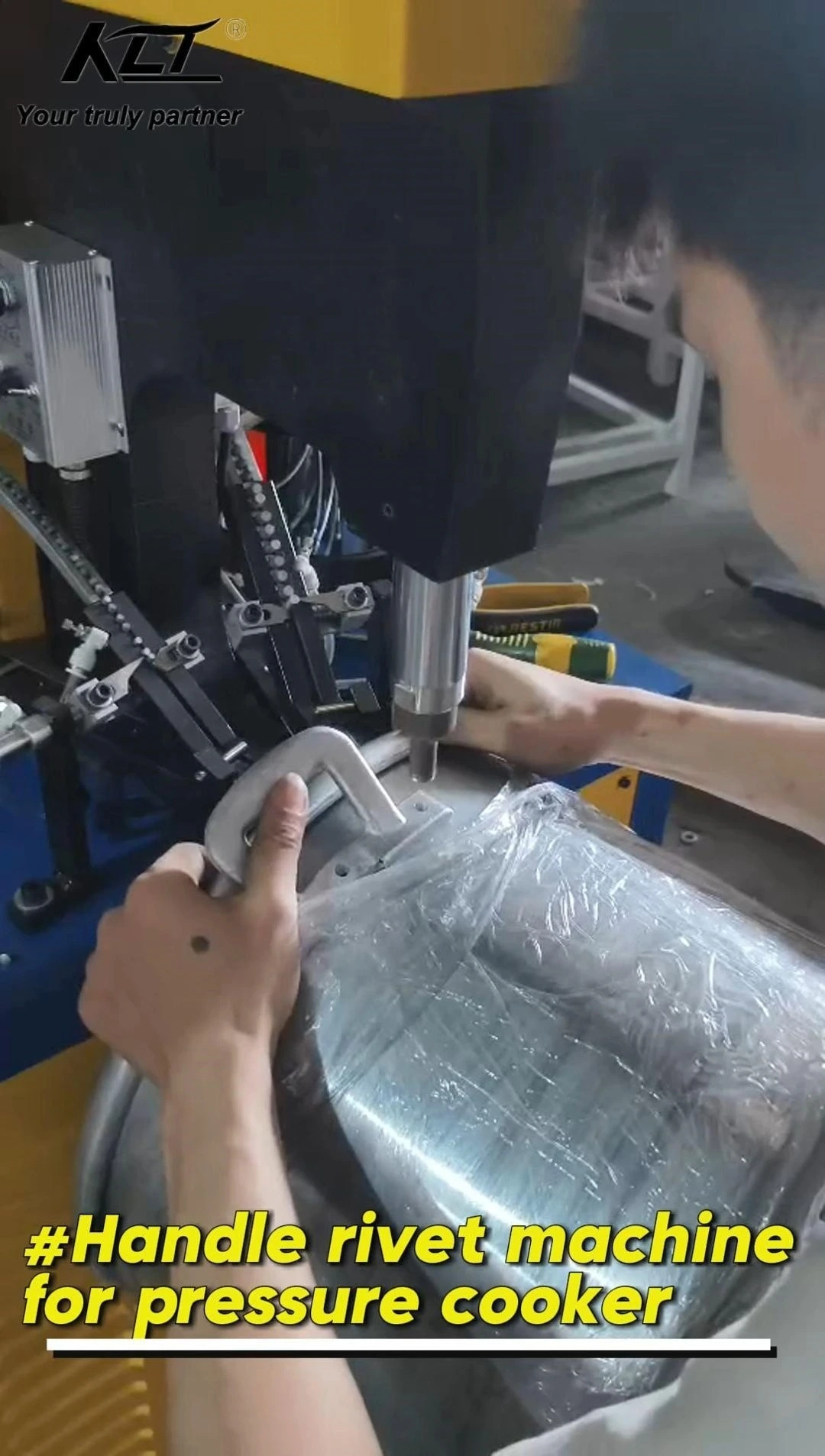 Machine à riveter 1