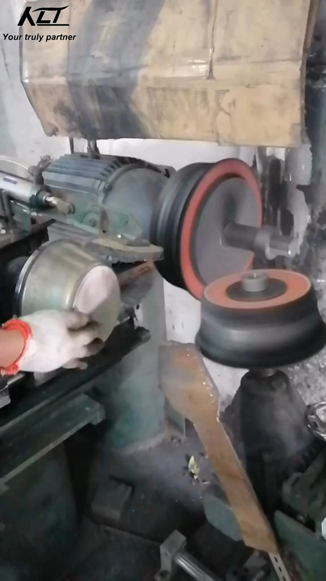 Double-station Automatic Outer Polishing Machine For Pan 1