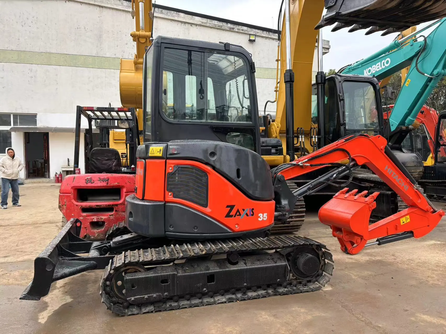 Japan Made 3.5 Ton Mini Hitachi Zaxis 35 Model For Sale Used Hitachi Zx50 Crawler Excavator 1