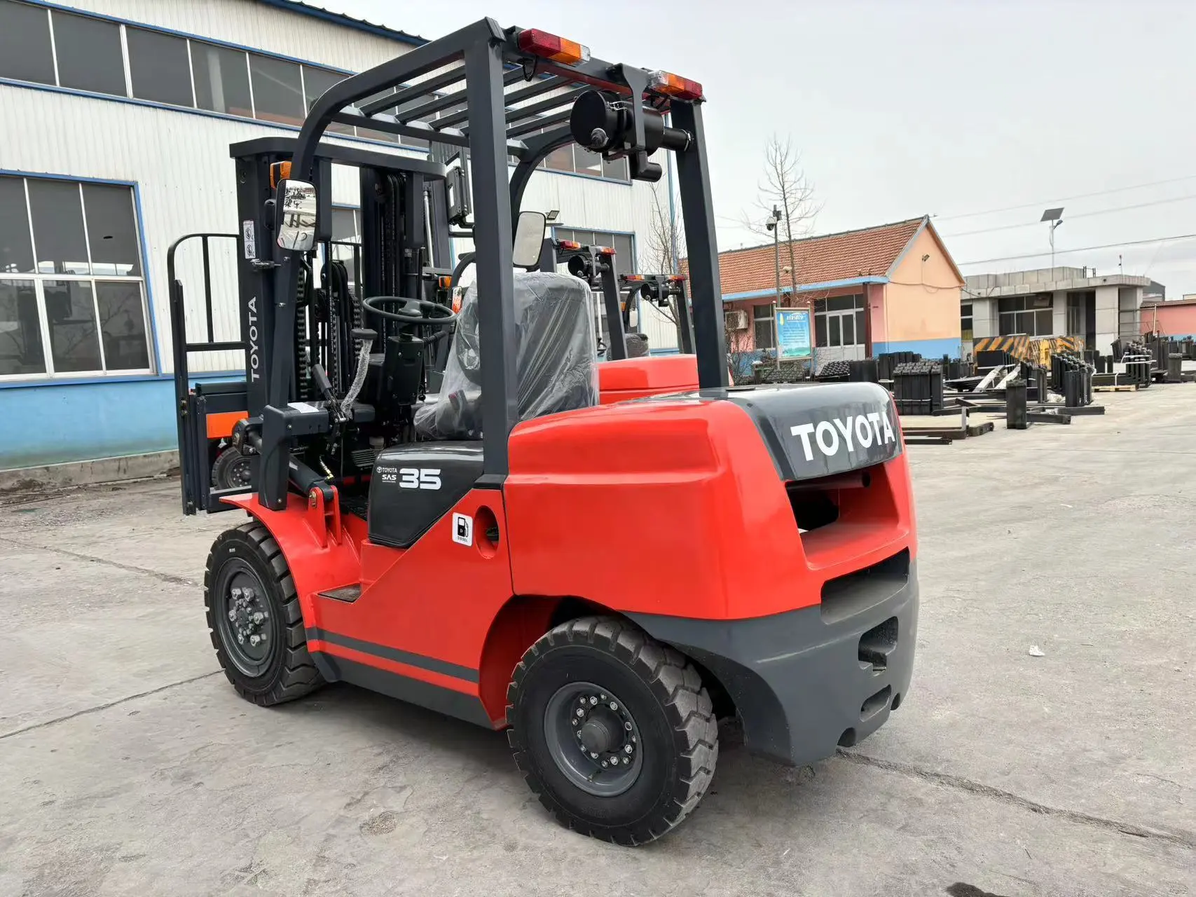Japan Engine Forklift Lifting 3.5ton Meters 3 Stages Side Shift Capacity 3ton toyota Very New Low Price For Sale 1