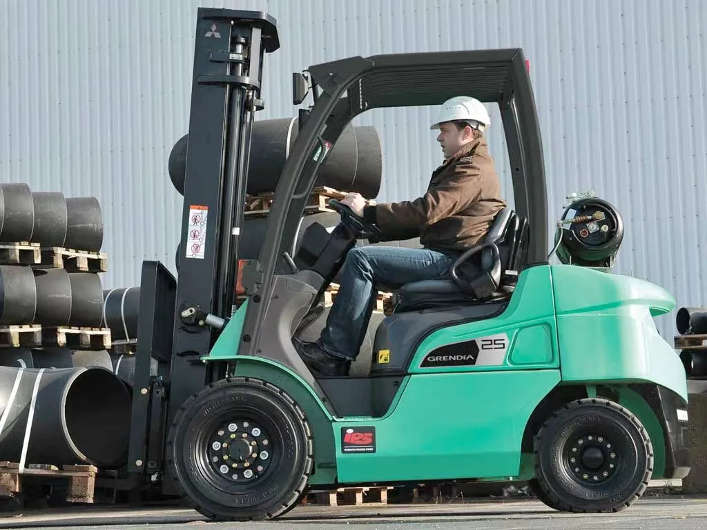 Original Mitsubishi Forklift Lifting Capacity 3ton Japan Brand Fd30 3 Mast 4.5m Very New Low Price For Sale 1