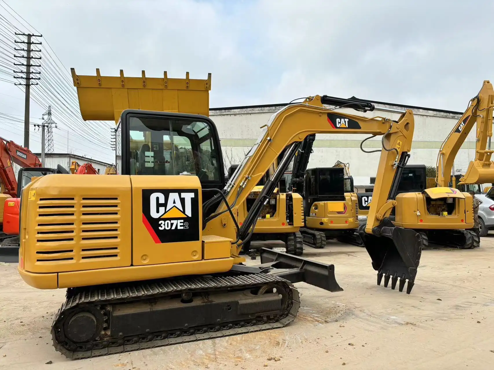 What is the Standard Maintenance for Crawler Excavators? 1