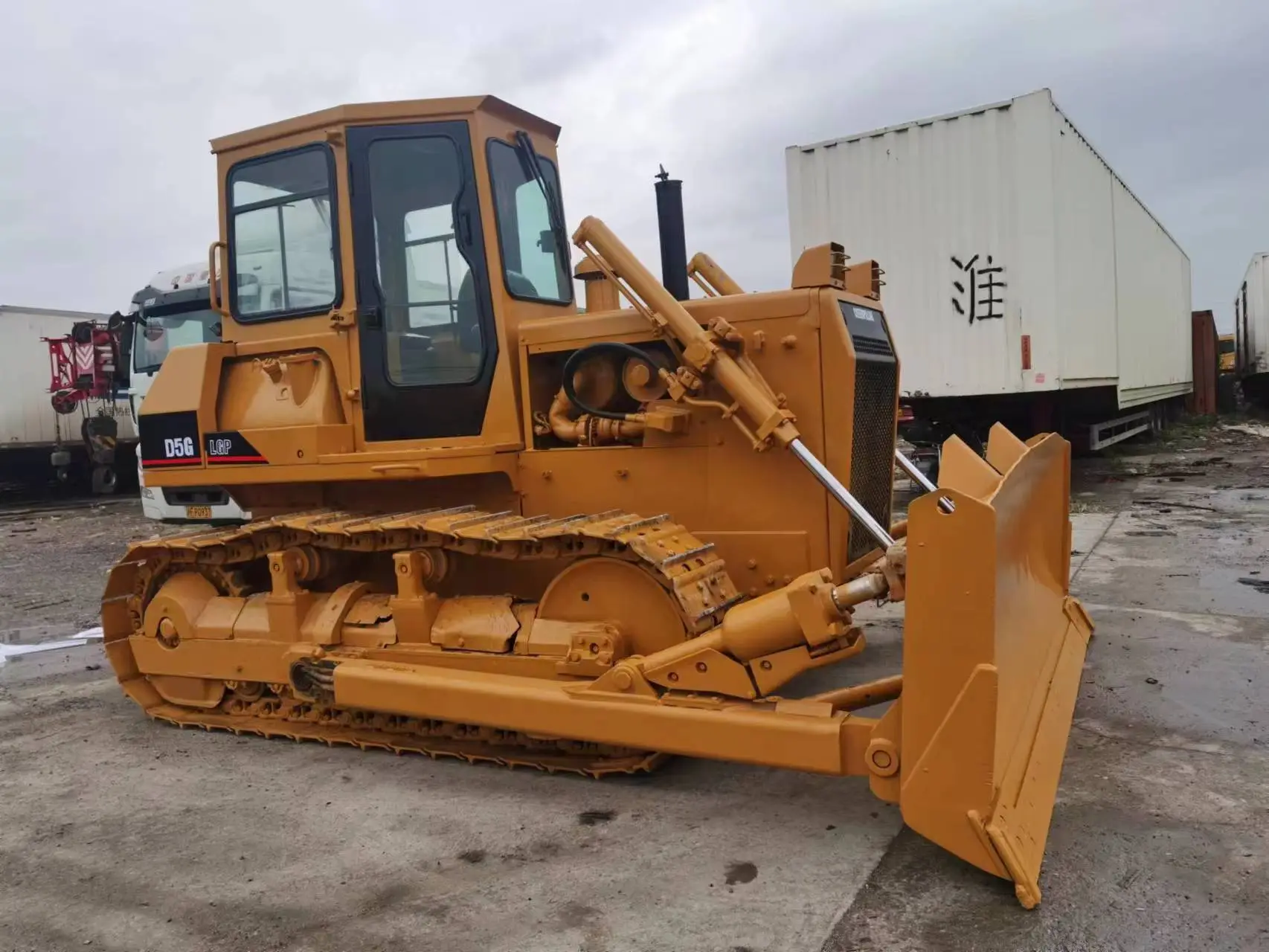 Hot Sale Caterpillar CAT D5G D5 Used crawler bulldozer for sale 1