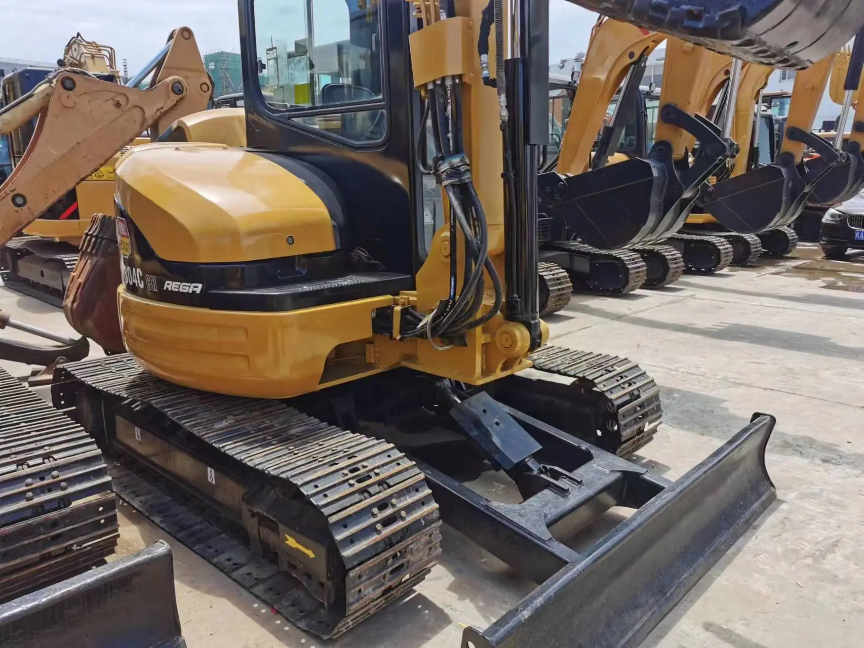Used Cat Mini Excavator Price 303.5 304 Crawler Caterpillar digger For Sale 1