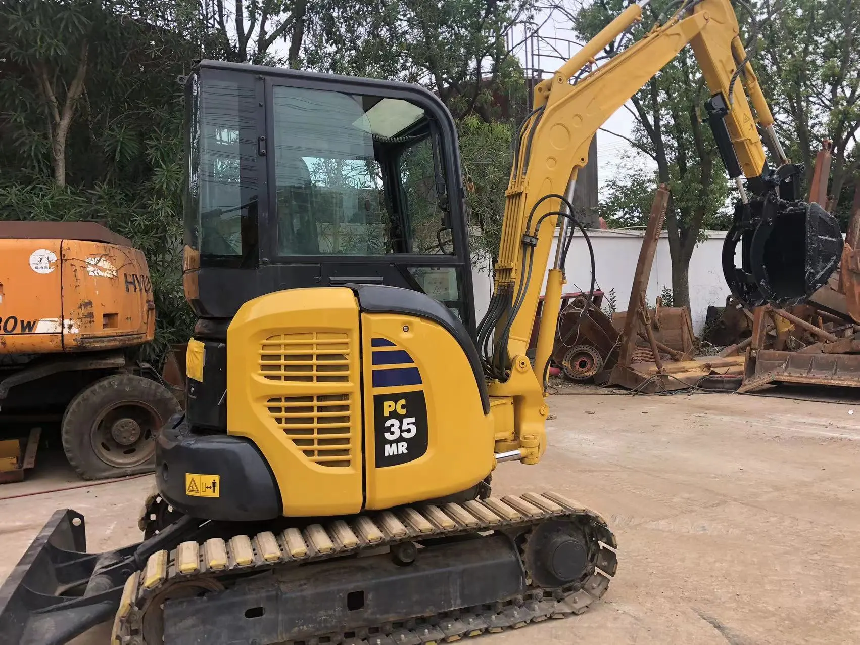 Hot Sale Mini Used komatsu PC35 excavator equipment for sale 1