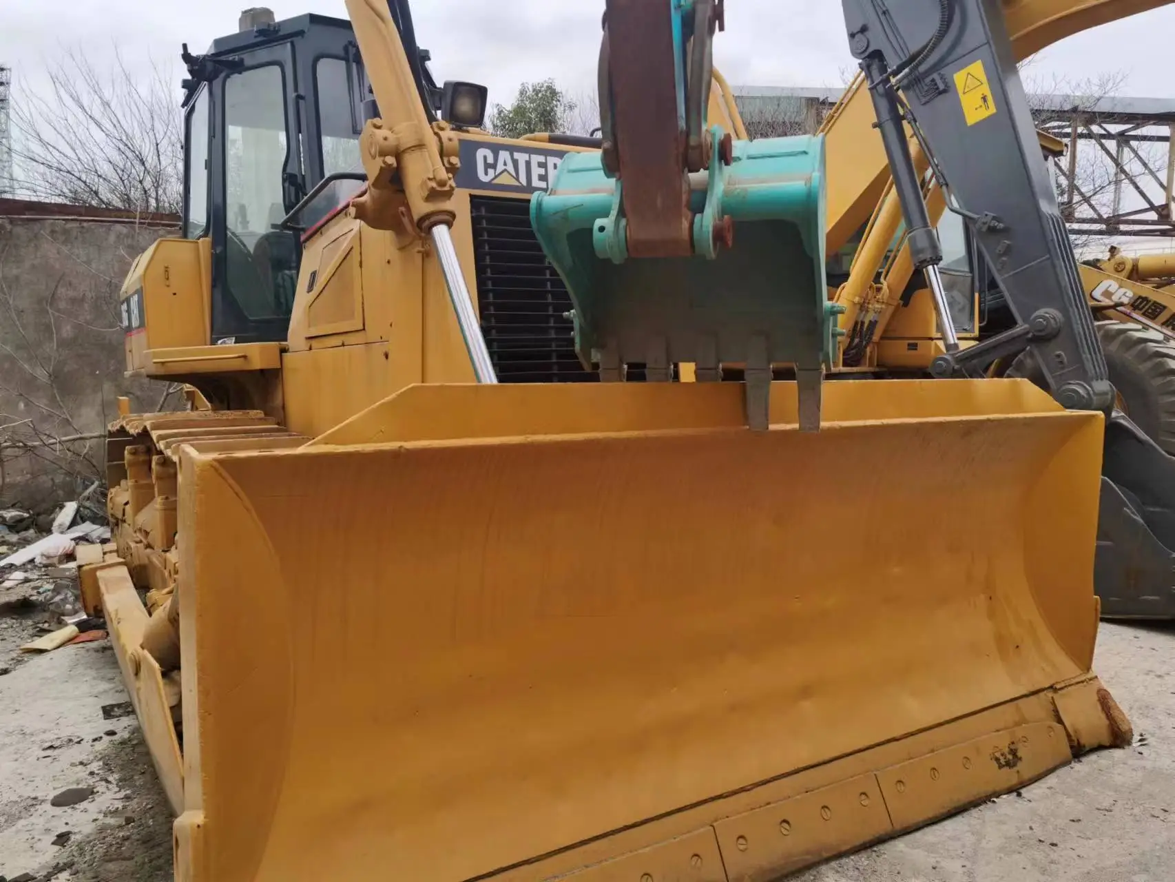 Used Heavy Equipment Dealers Secondhand Crawler Bulldozer - - Junwei Machinery 3