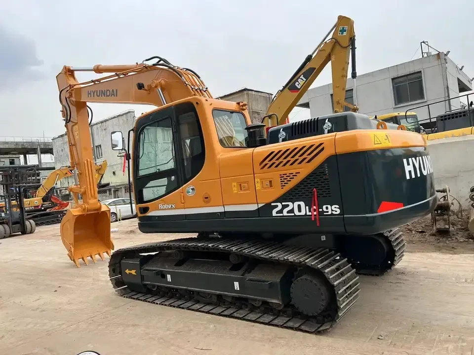 Used Mini Excavator by Junwei Machinery 2