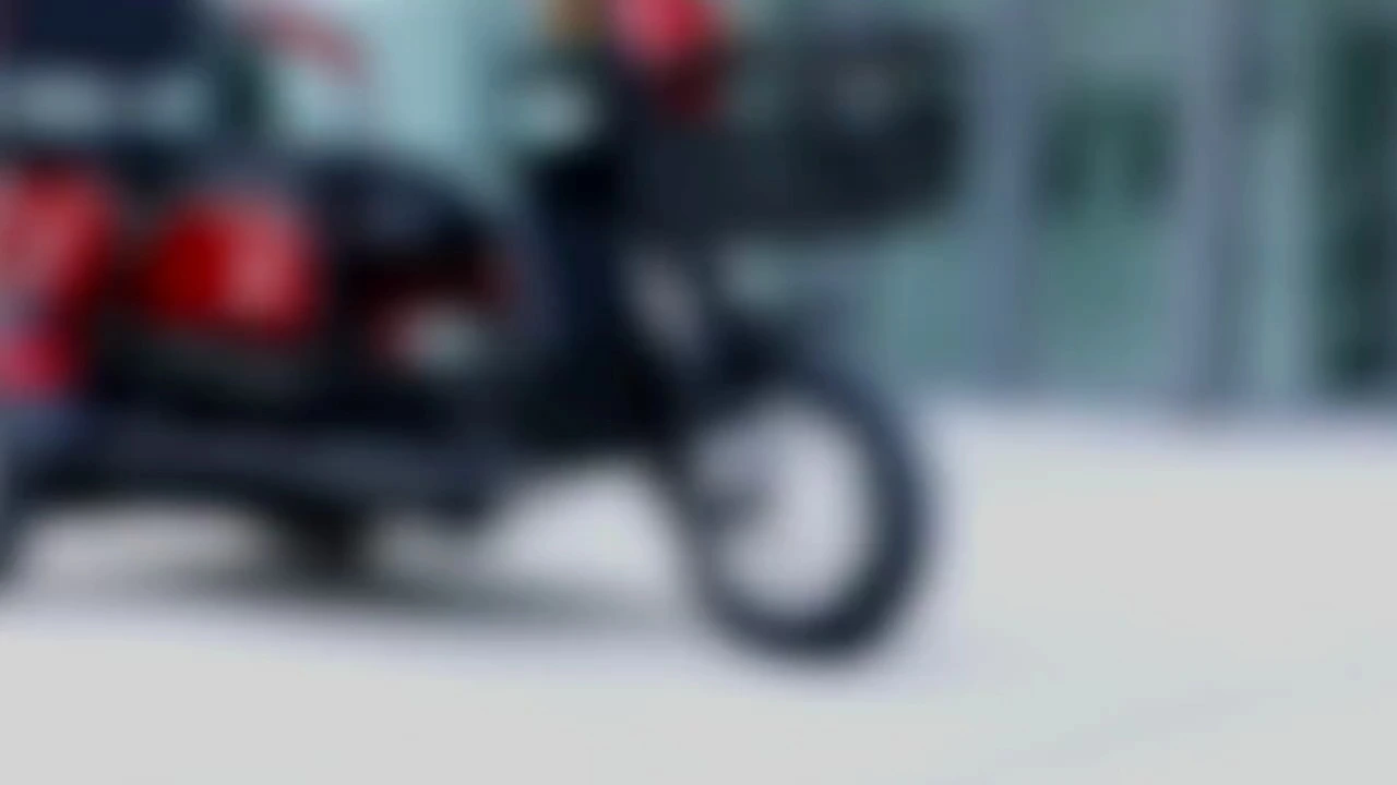 Economical Electric Trike for Elderly Mobility - Lightweight and Easy to Operate for Child Transportation and Home Use 1