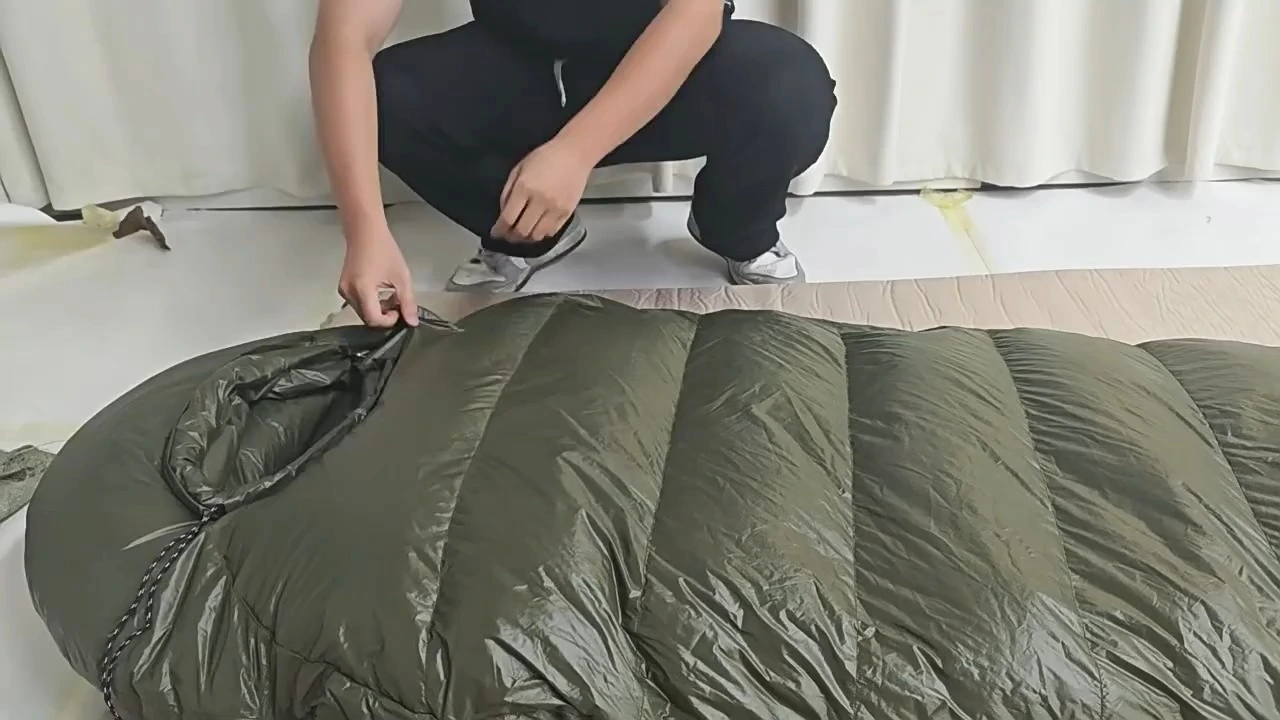 Outdoor Portable Breathable Adult Camping Lightweight Winter Cold Weather Nylon 400T Weaving with 400g Goose Mummy Sleeping Bag 1