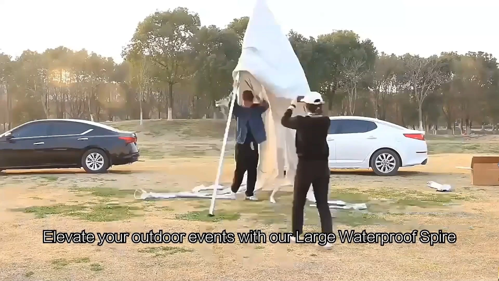 Grande tente hexagonale en forme d'étoile, imperméable et de forme conique, idéale pour le camping, les salons professionnels et autres événements. Elle peut servir de chapiteau, d'abri solaire ou de parasol. 1