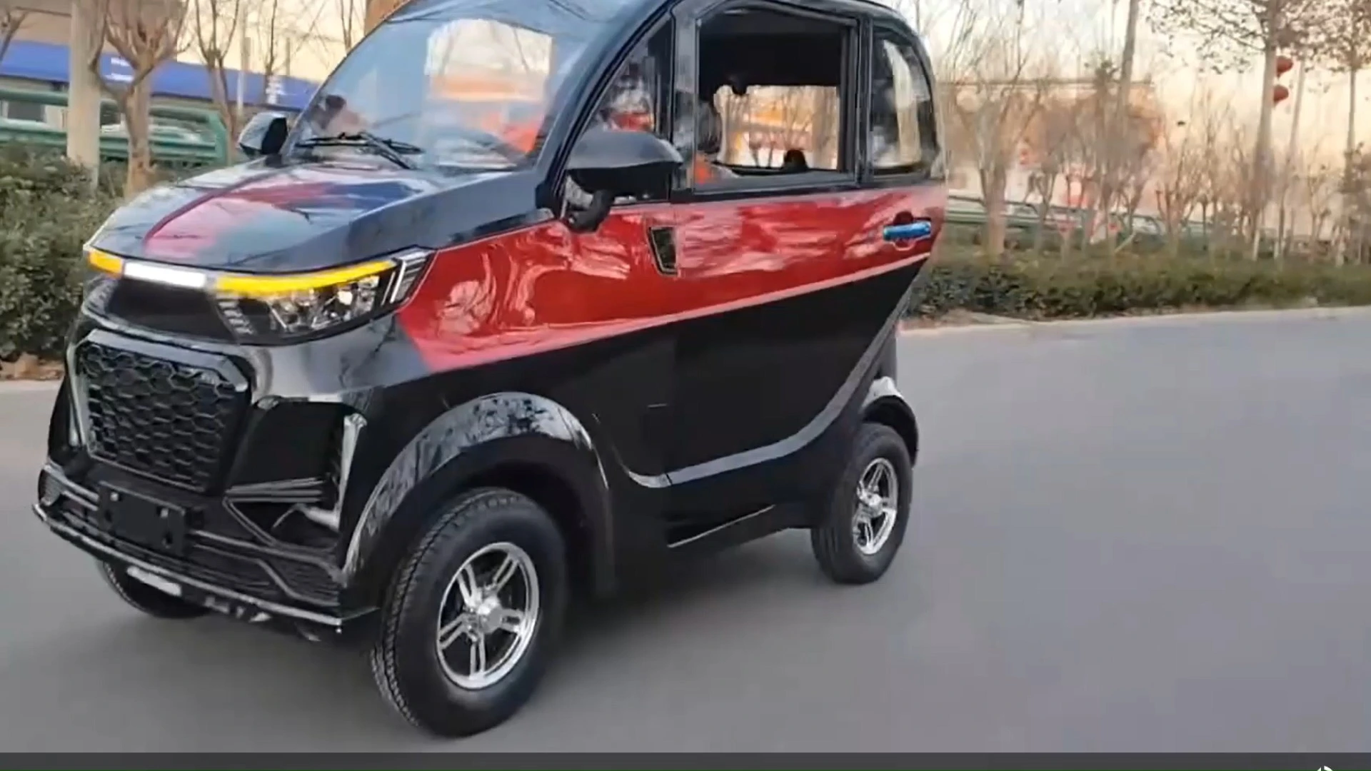 DomeRide Car Fully Enclosed Mobility Vehicle Household Battery-Powered Car Battery Yadi Style Elderly Fun Sedan Four-Wheel 1