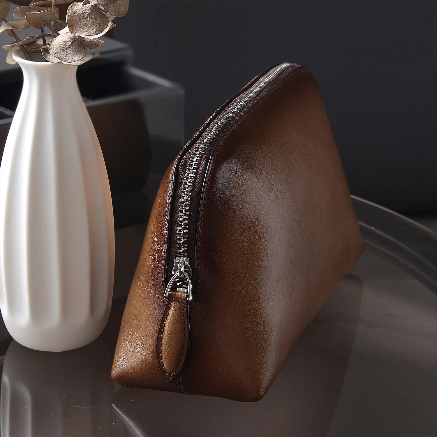 Men's Fashionable Handbag With Simple Style, Single-layer Leather and Genuine Leather Business Handbag 1