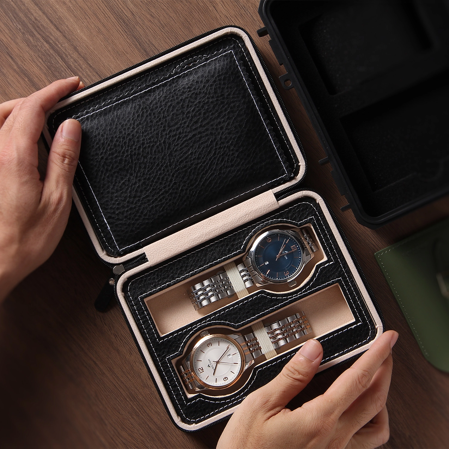 4 Slot Square Leather Watch Bag for Men's Luxury Travel 1