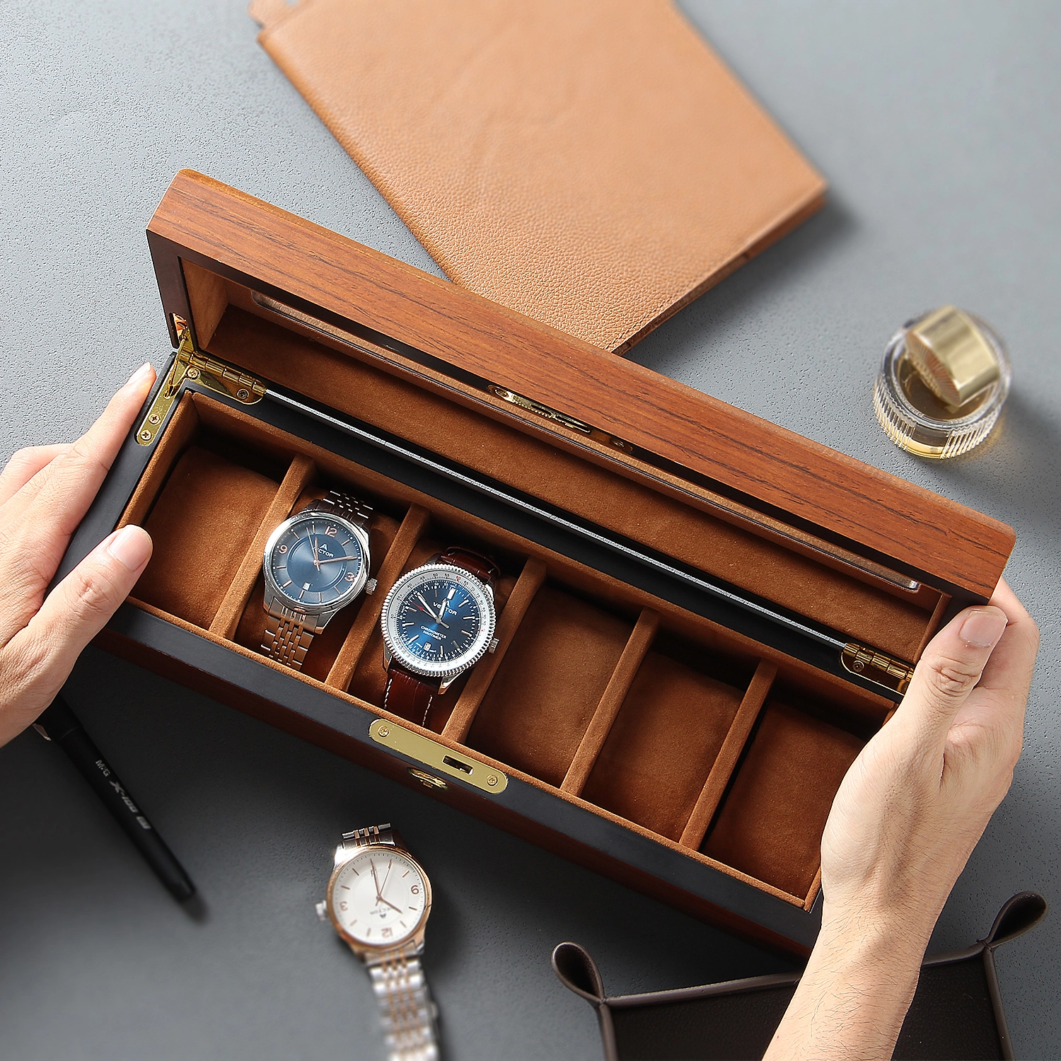 6 emplacements en bois grain en bois Watch Organizer Box avec coussin en daim, case de montre à grains en bois pour hommes 1