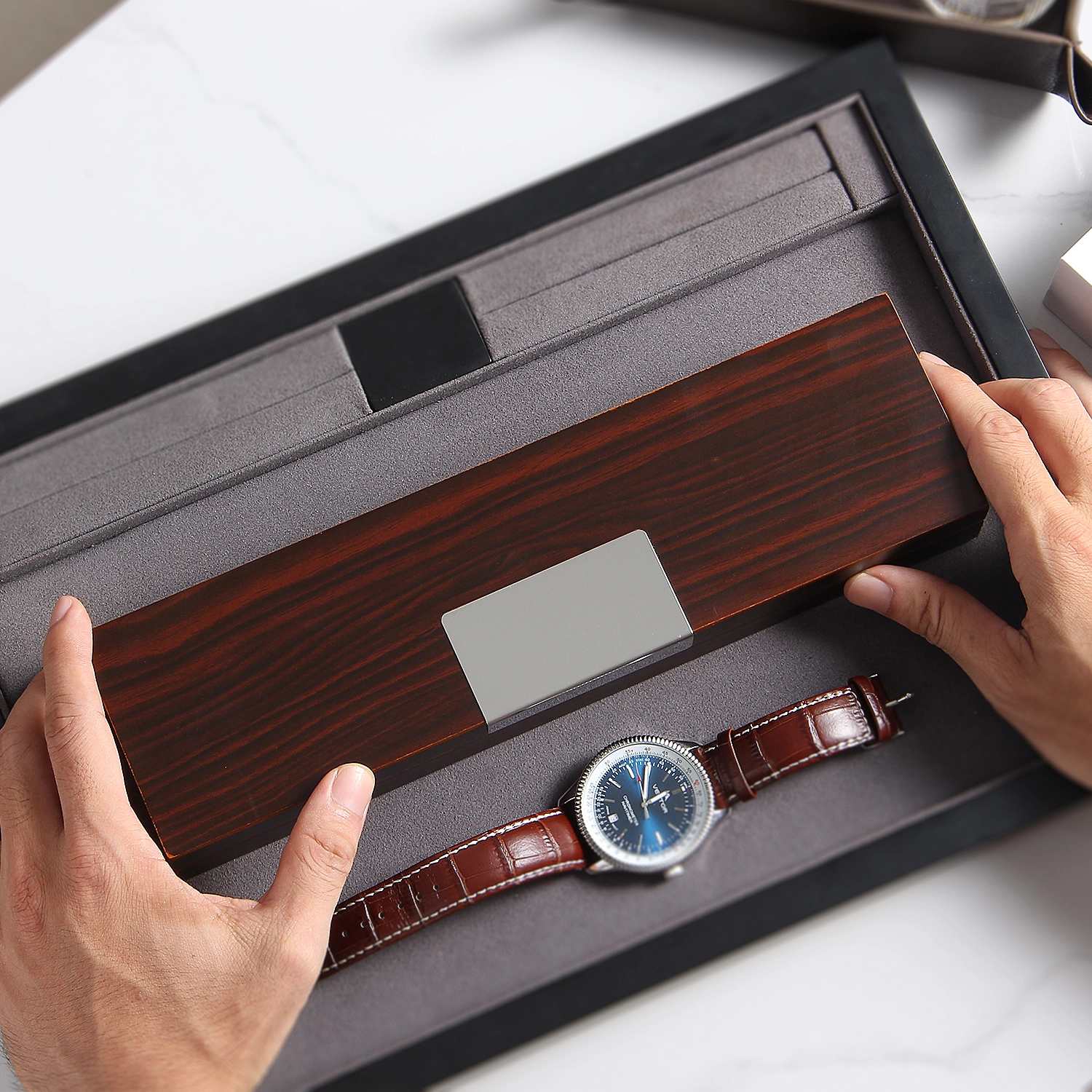H.X. Montre en bois personnalisée fabriquée à la main pour un style personnalisé 1