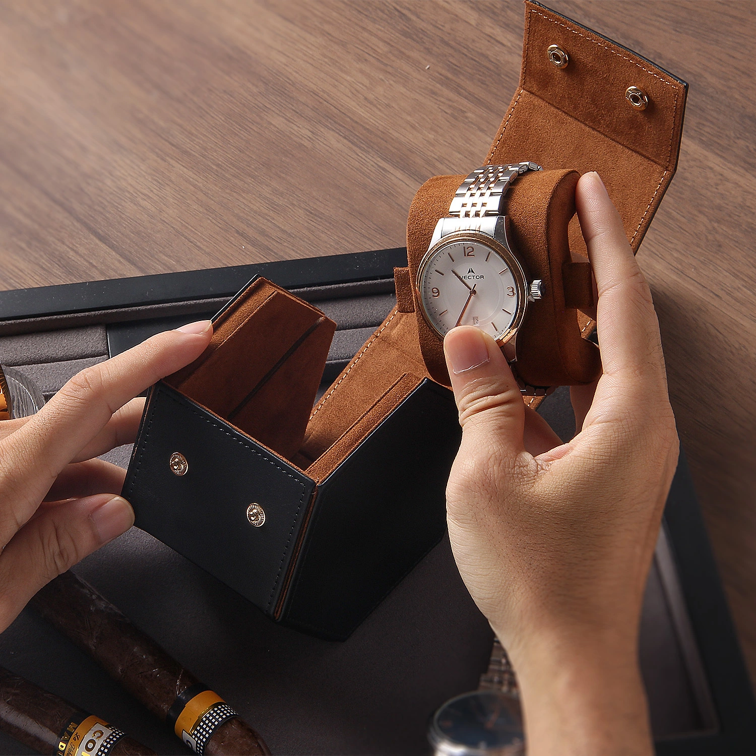 Luxury Single PU Leather Gift Packaging Black Custom Single Watch Roll Box Hexagon Design Sliding Pillow Storage Case for Travel 1