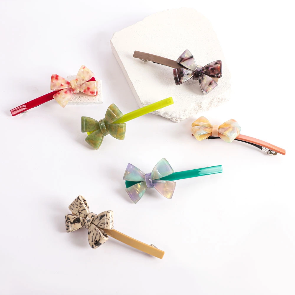 Pinza para el cabello de acetato con lazo de resorte: minimalismo elegante 1