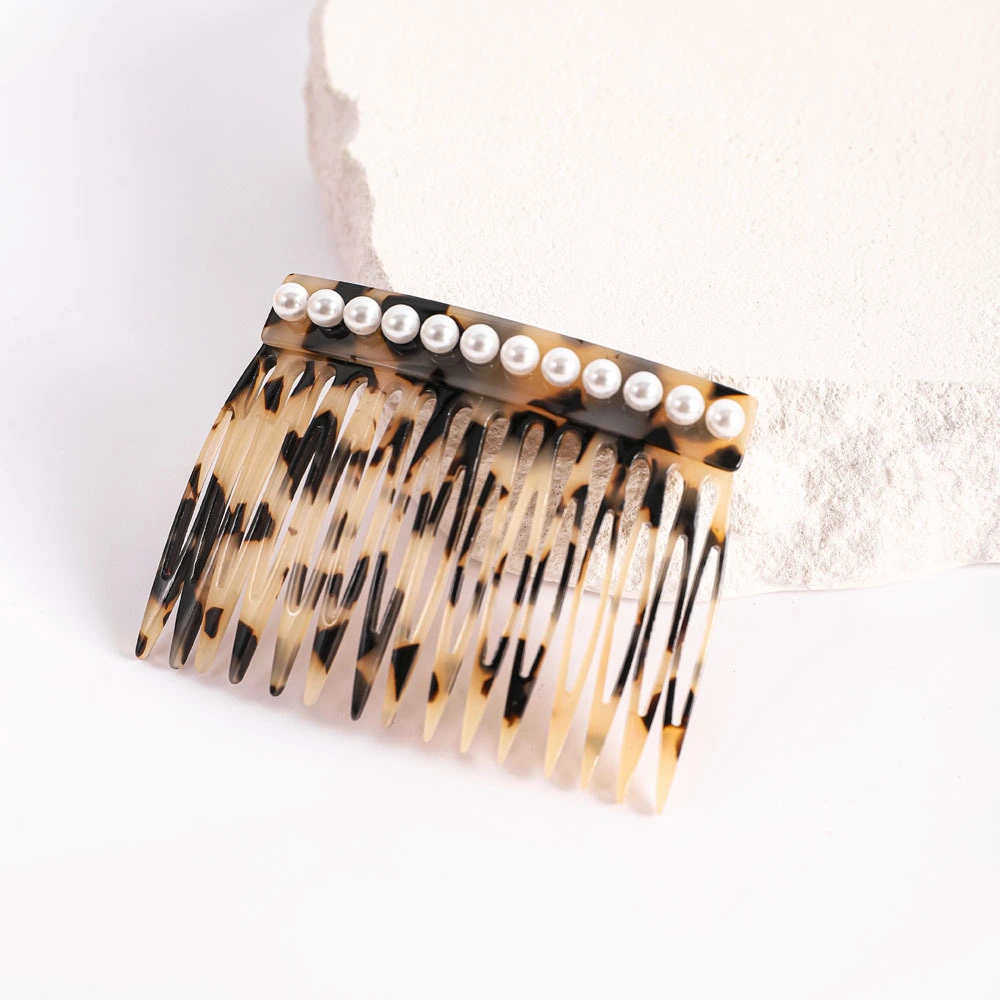 Peine de acetato con perlas - Peine decorado con estampado de leopardo 1