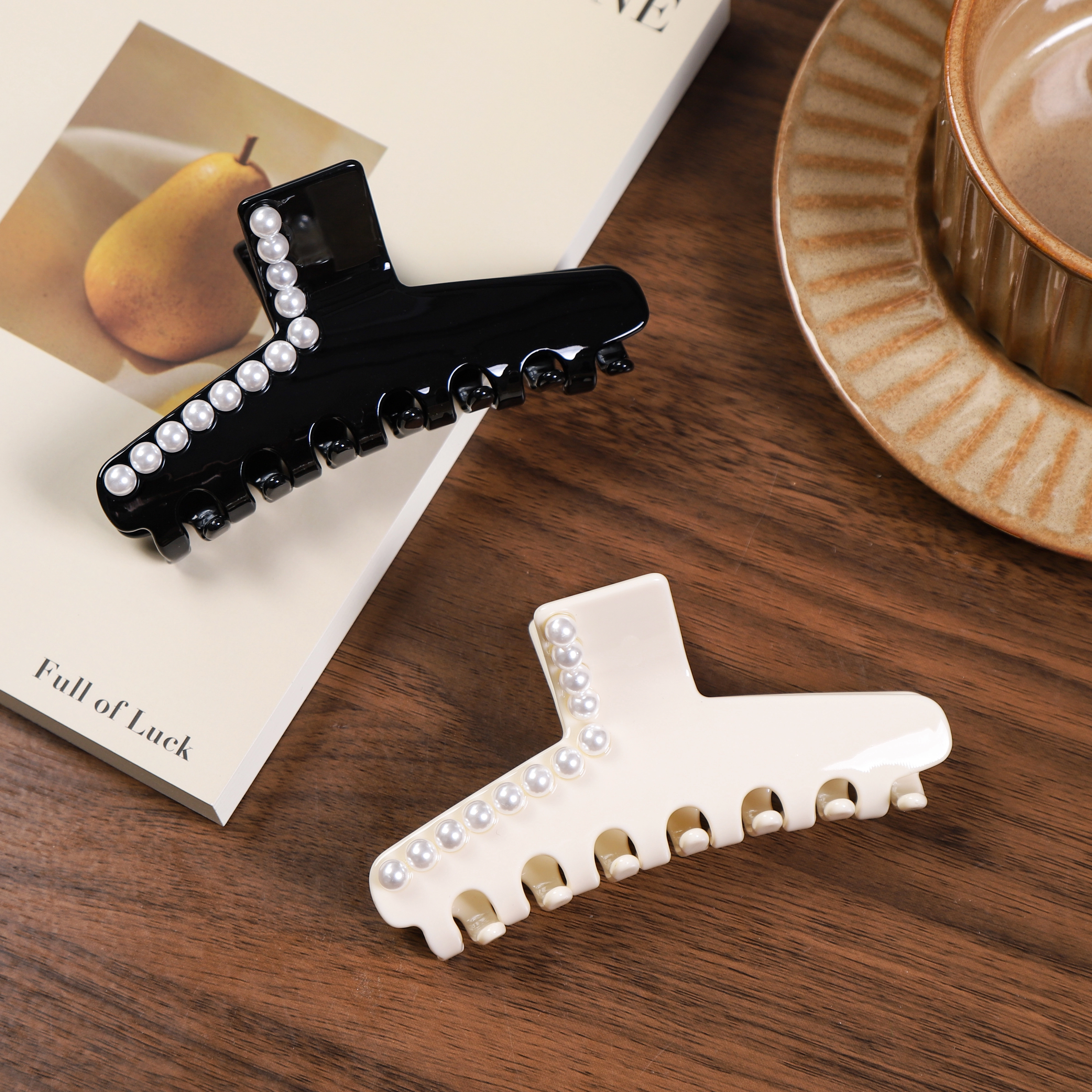 Acetate curved pearl hair clip, women's hair bun clip, shark clip hair accessory 1