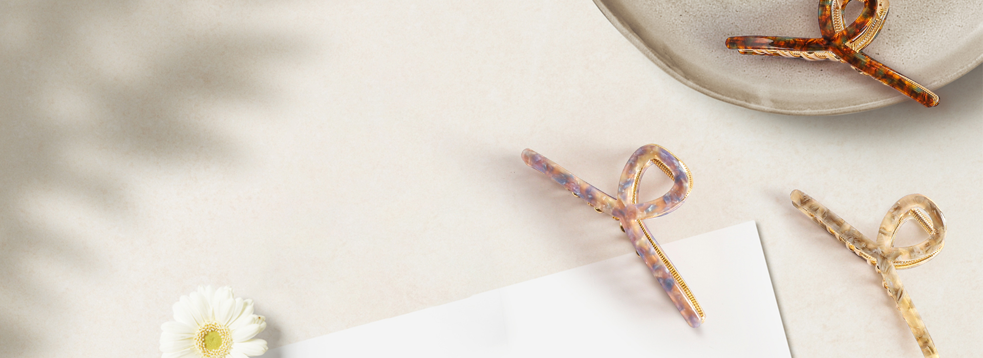 Since 2005Acetate Hair Claw  Manufacturer
                      
                      
                      
                      