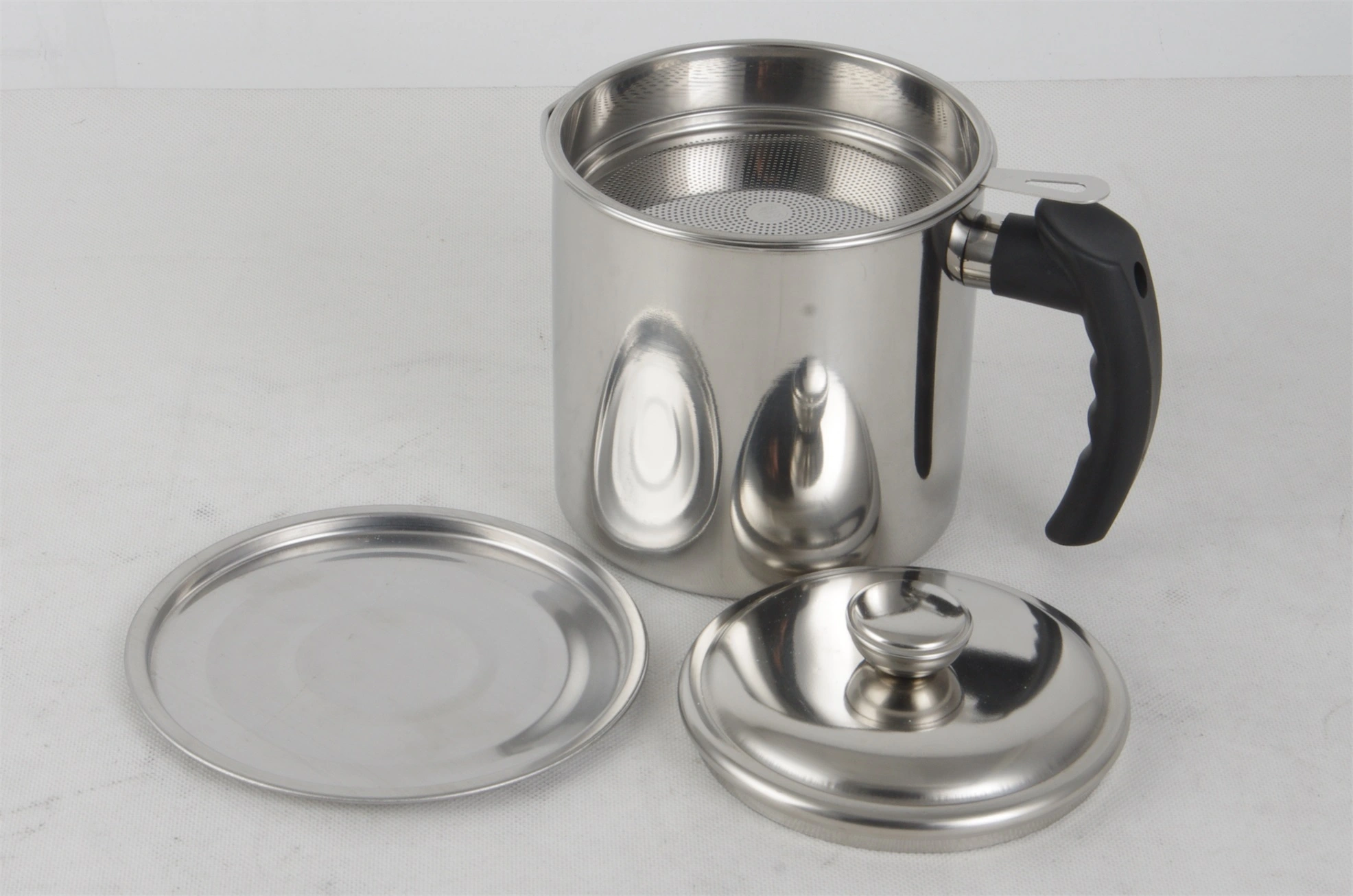 Stainless steel SS304 oil kettle with plastic handle RGS-FY2491 1