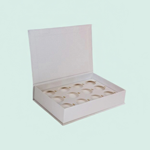 Customized luxury magnetic box colourful gift package with Christmas gifts 4