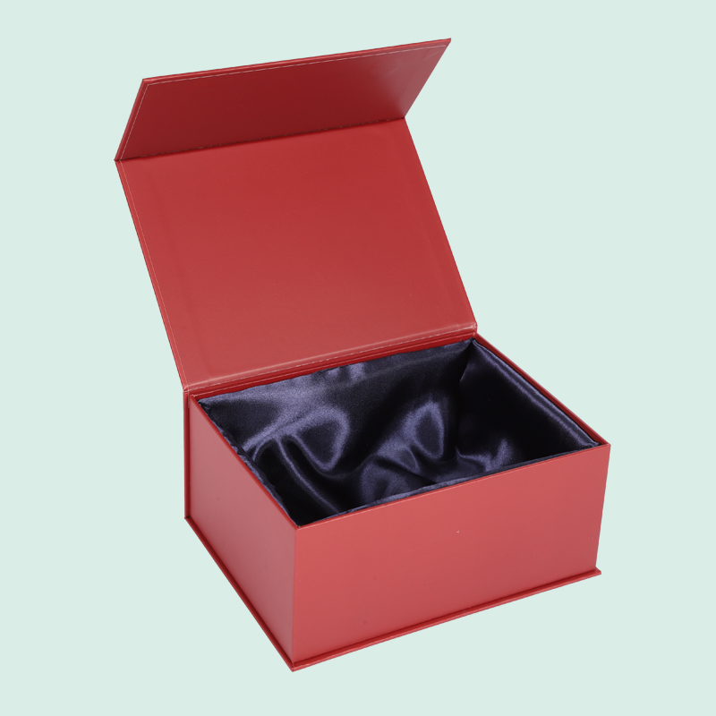 High Quality Magnetic Closure Gift Box for Hair Extensions with Satin Silk liner 4