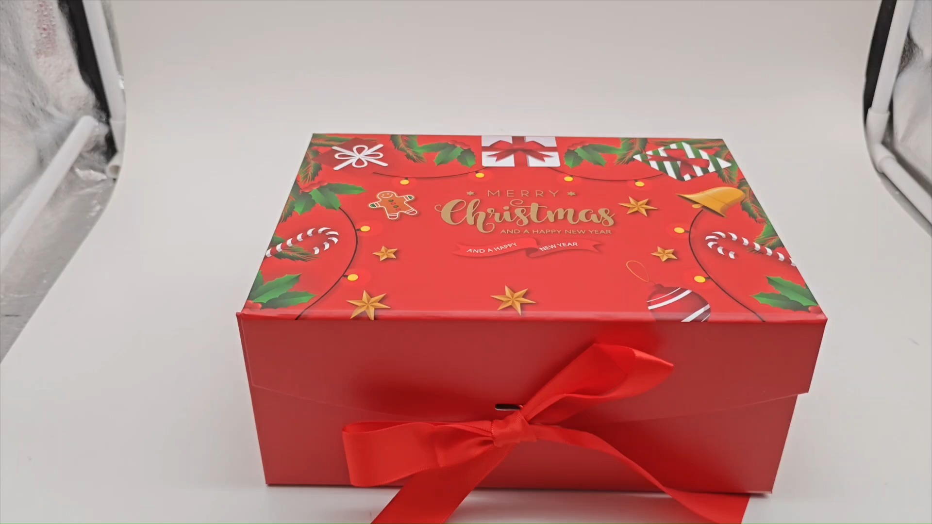 Wholesale of The  read color has a Santa Claus pattern foldable gift boxes for Christmas —— ipack 1