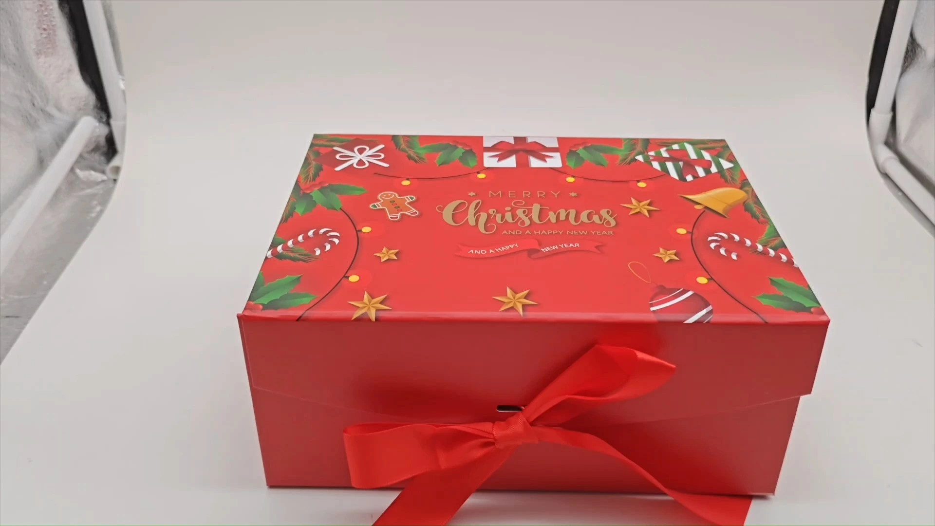 Wholesale of The green color has a Santa Claus pattern foldable gift boxes for Christmas —— ipack 1