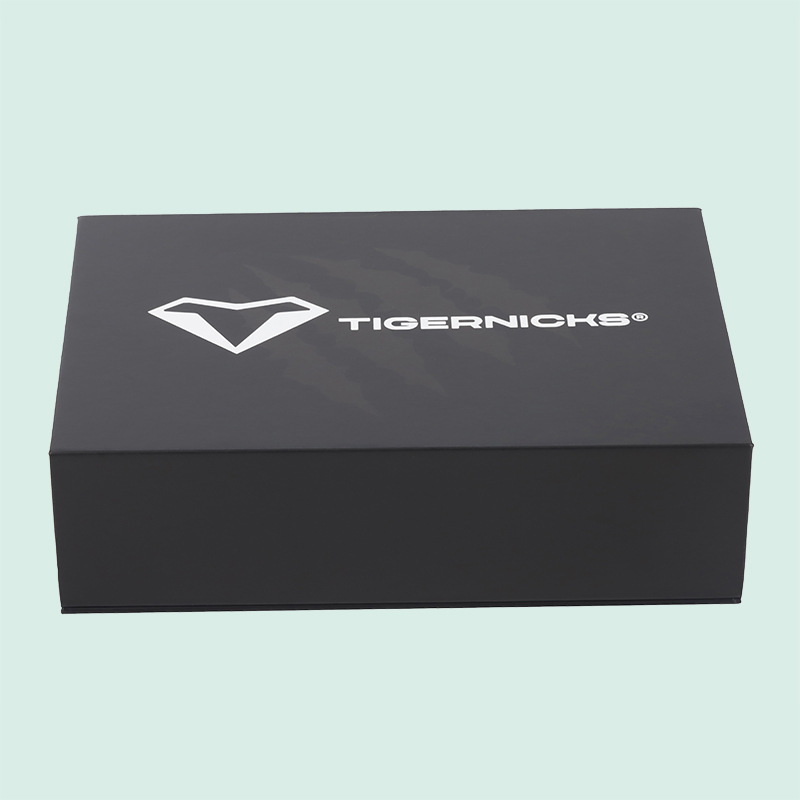 Luxury magnetic box Customize paper box with  Sponge foam from Ipack company 6