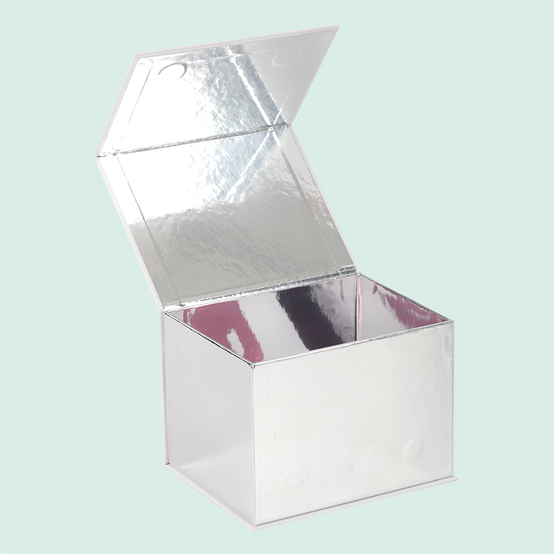 Individuell gestaltete Geschenkboxen mit rosafarbenem Folienlogo, luxuriöse Papierbox mit Magnetverschluss von IPACK 3