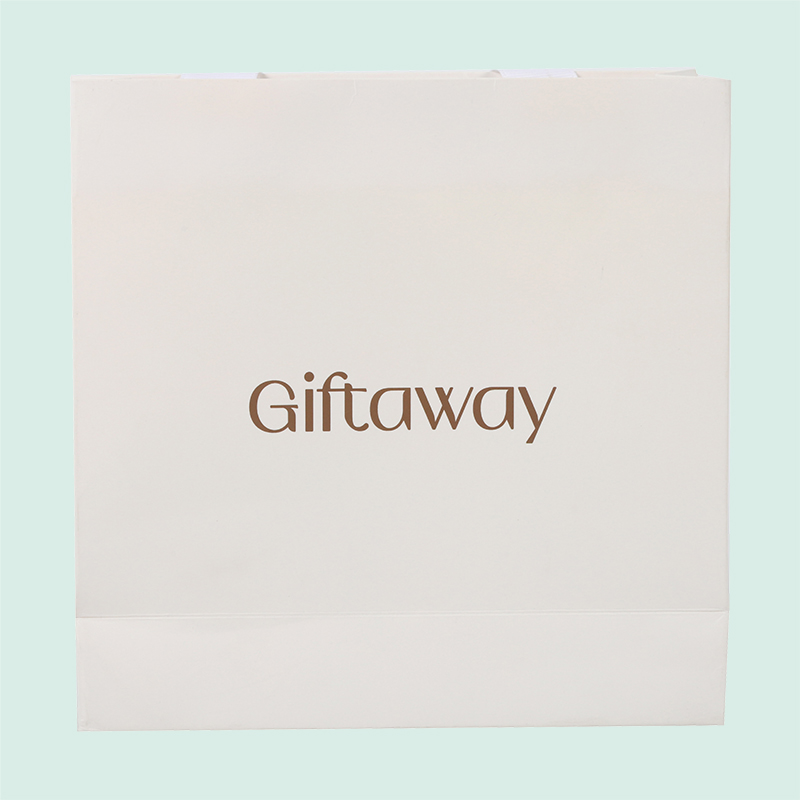 custom paper shopping bags custom  gift bags with logo from Ipack factory 3