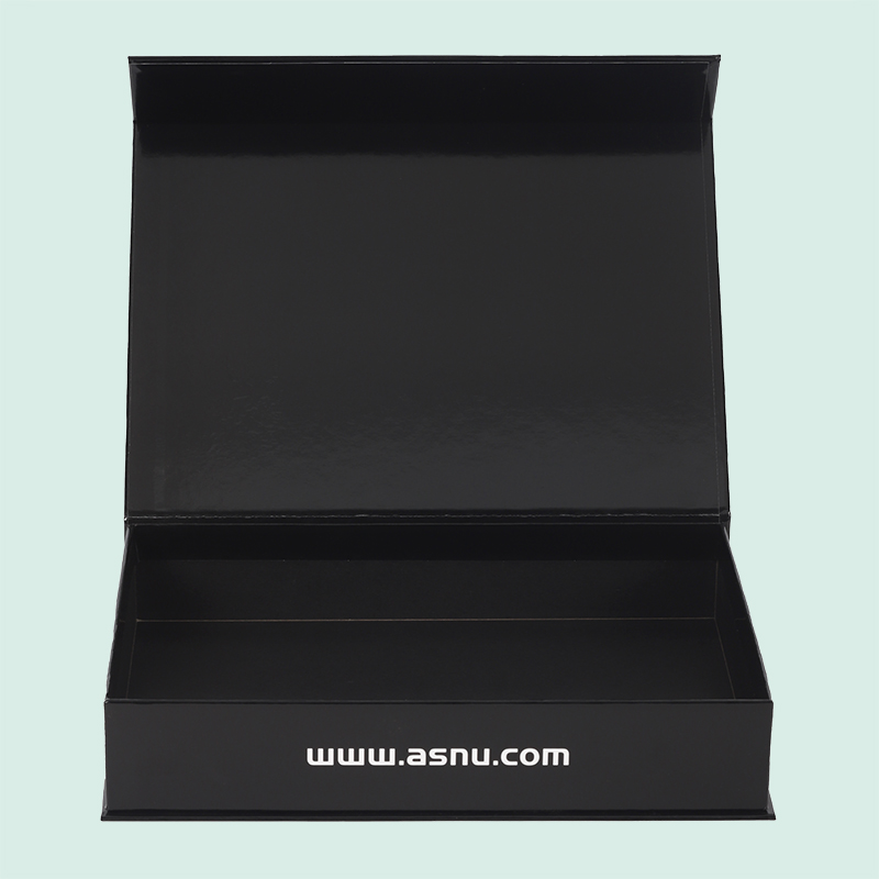 Luxury glossy black magnetic box rigid cardboard packaging box from IPACK factory 2