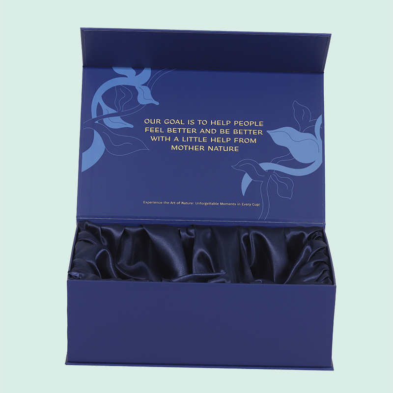 Custom luxury Magnetic Closure Gift Box  with Satin Silk liner from Hongte factory 2
