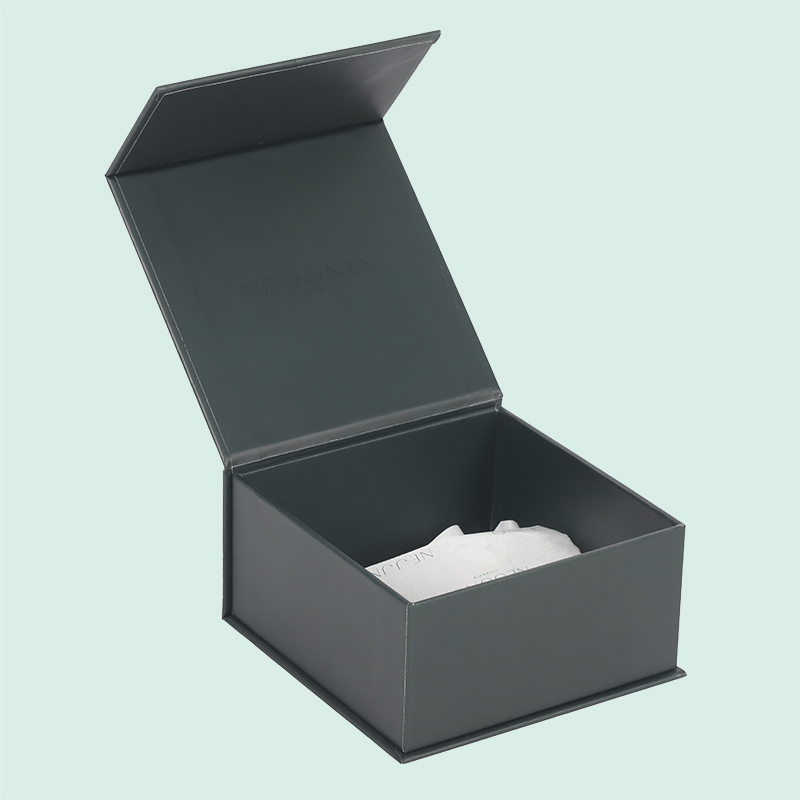 Maßgefertigte, luxuriöse, dunkelfarbige Magnetbox aus stabilem Karton vom Hersteller IPACK 1