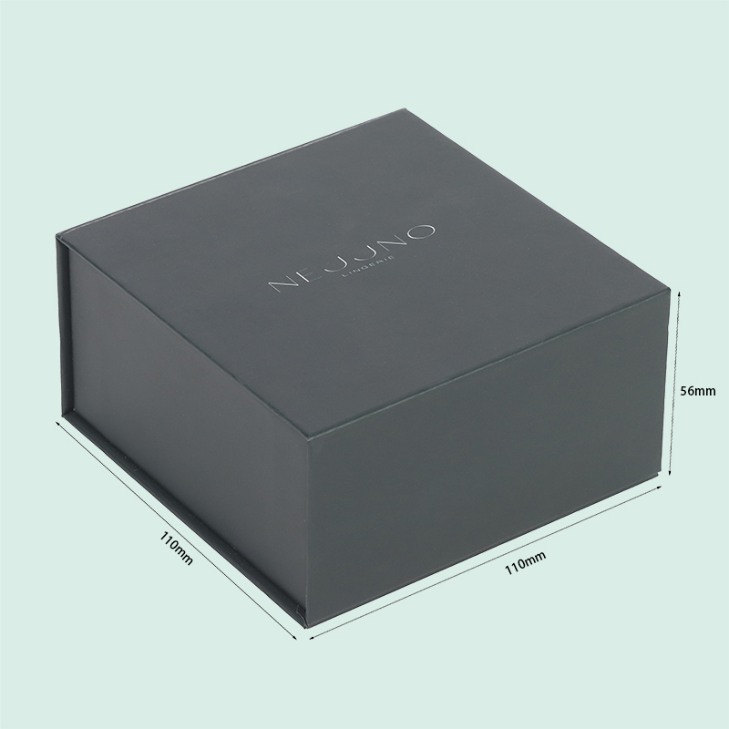 Maßgefertigte, luxuriöse, dunkelfarbige Magnetbox aus stabilem Karton vom Hersteller IPACK 2