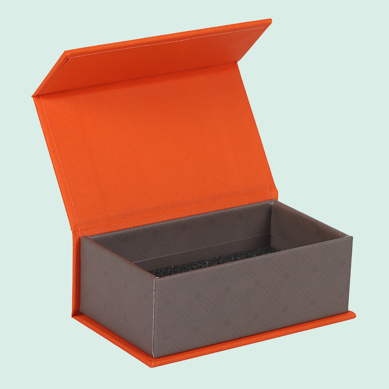 Custom magnetic gift boxes luxury gift boxes with magnetic closure from IPACK factory 2