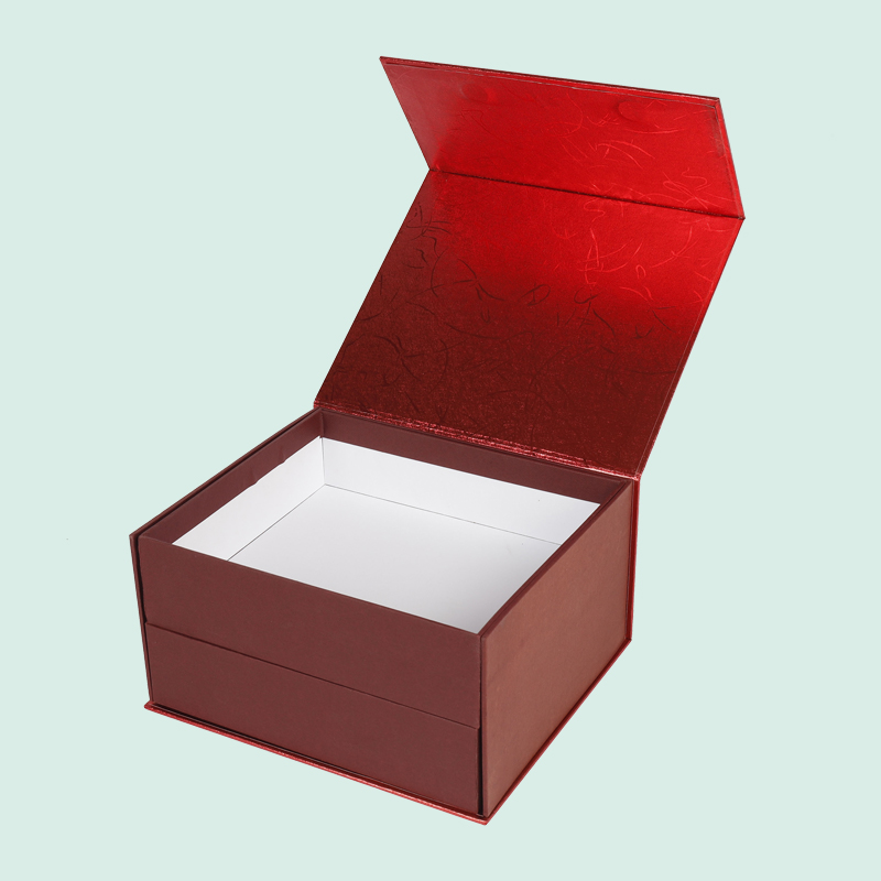 Boîte cadeau magnétique rouge personnalisée de forme spéciale, fabriquée par IPACK 3