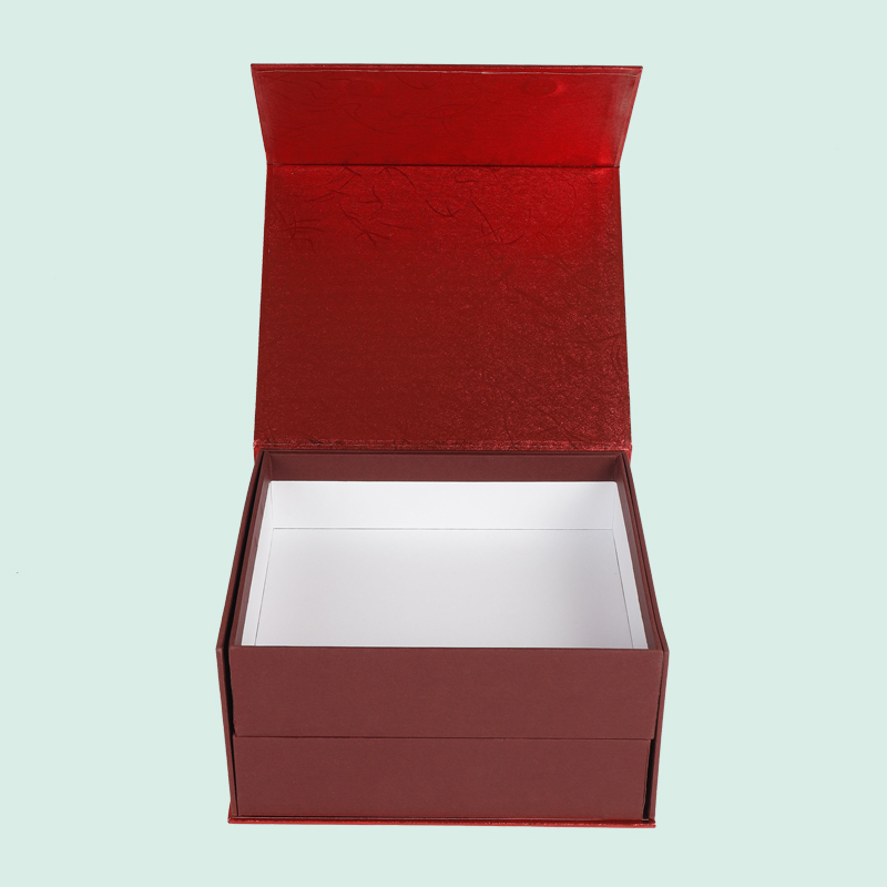 Boîte cadeau magnétique rouge personnalisée de forme spéciale, fabriquée par IPACK 4