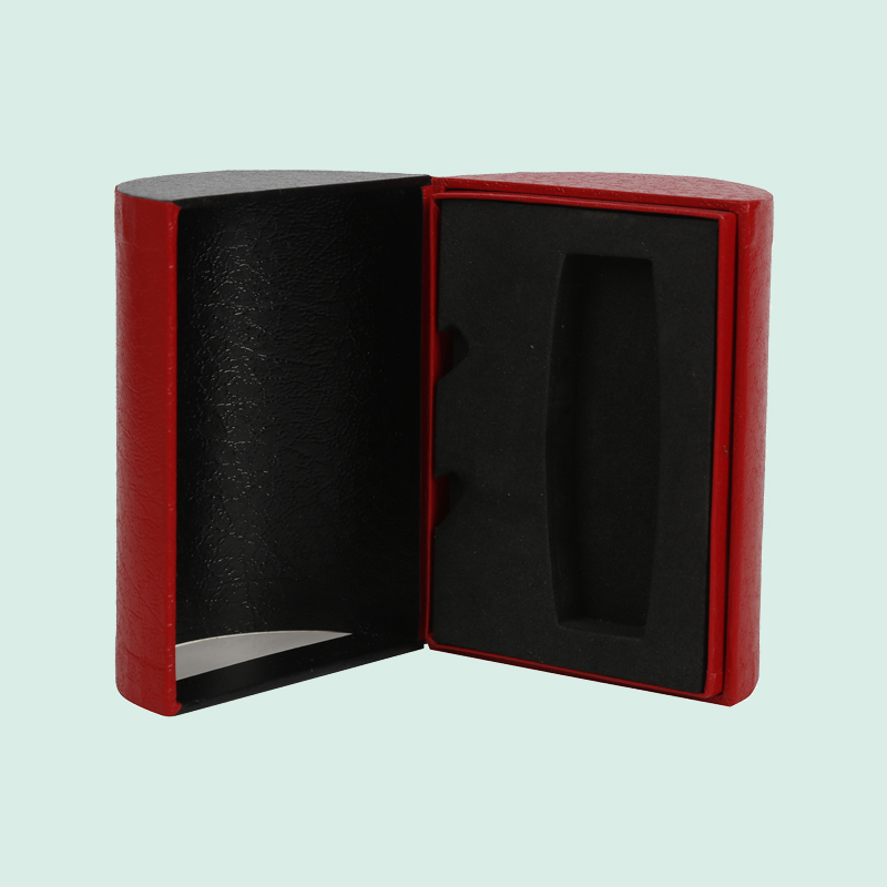 Caixas de presente especiais, personalizadas em tubo de papelão, para o Dia dos Namorados, da fábrica Ipack. 7